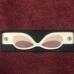 in a wink instant eyeshadow by Avon